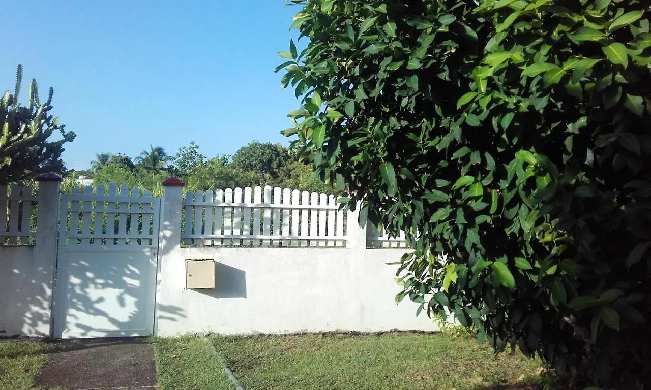 House With 3 Bedrooms In Port-Louis, With Enclosed Garden And Wifi - 500 M From The Beach 0*, Port-Louis Guadeloupe