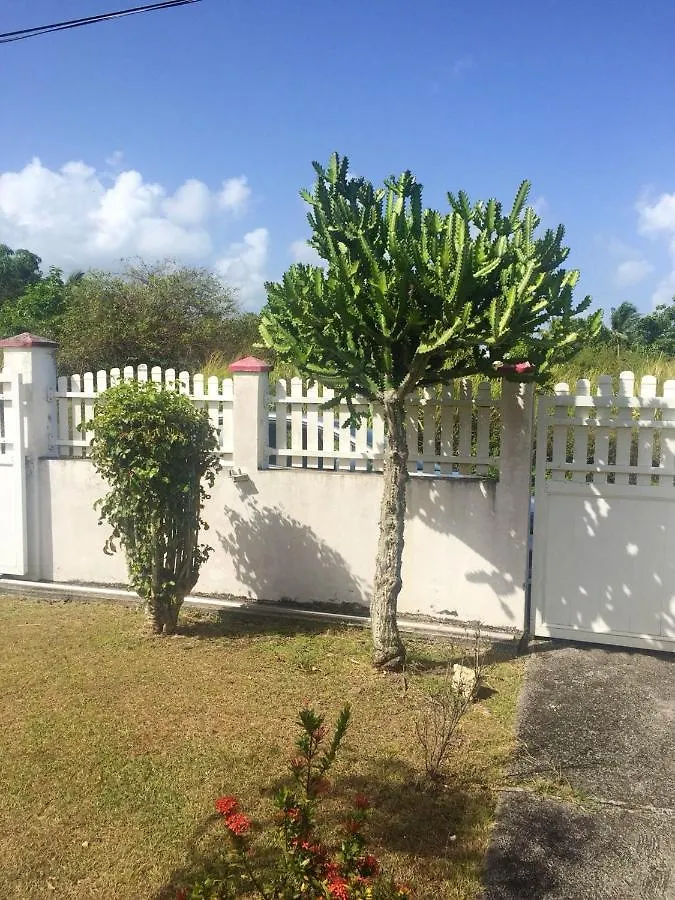 House With 3 Bedrooms In Port-Louis, With Enclosed Garden And Wifi - 500 M From The Beach 0*, Port-Louis